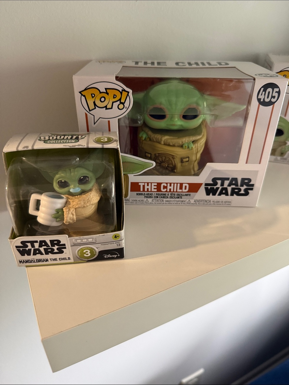 Funko Star Wars The Child (Grogu) Green & Tan Pop! Figure Bundle